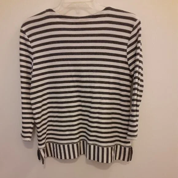 Ruby Rd. Petite Medium Grey & White Striped Top w.Silver Nougats on V Neckline. - Picture 4 of 4